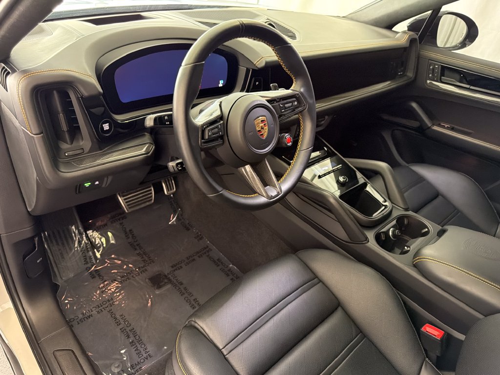 Used 2024 Porsche Cayenne Turbo GT AWD/4WD image 4