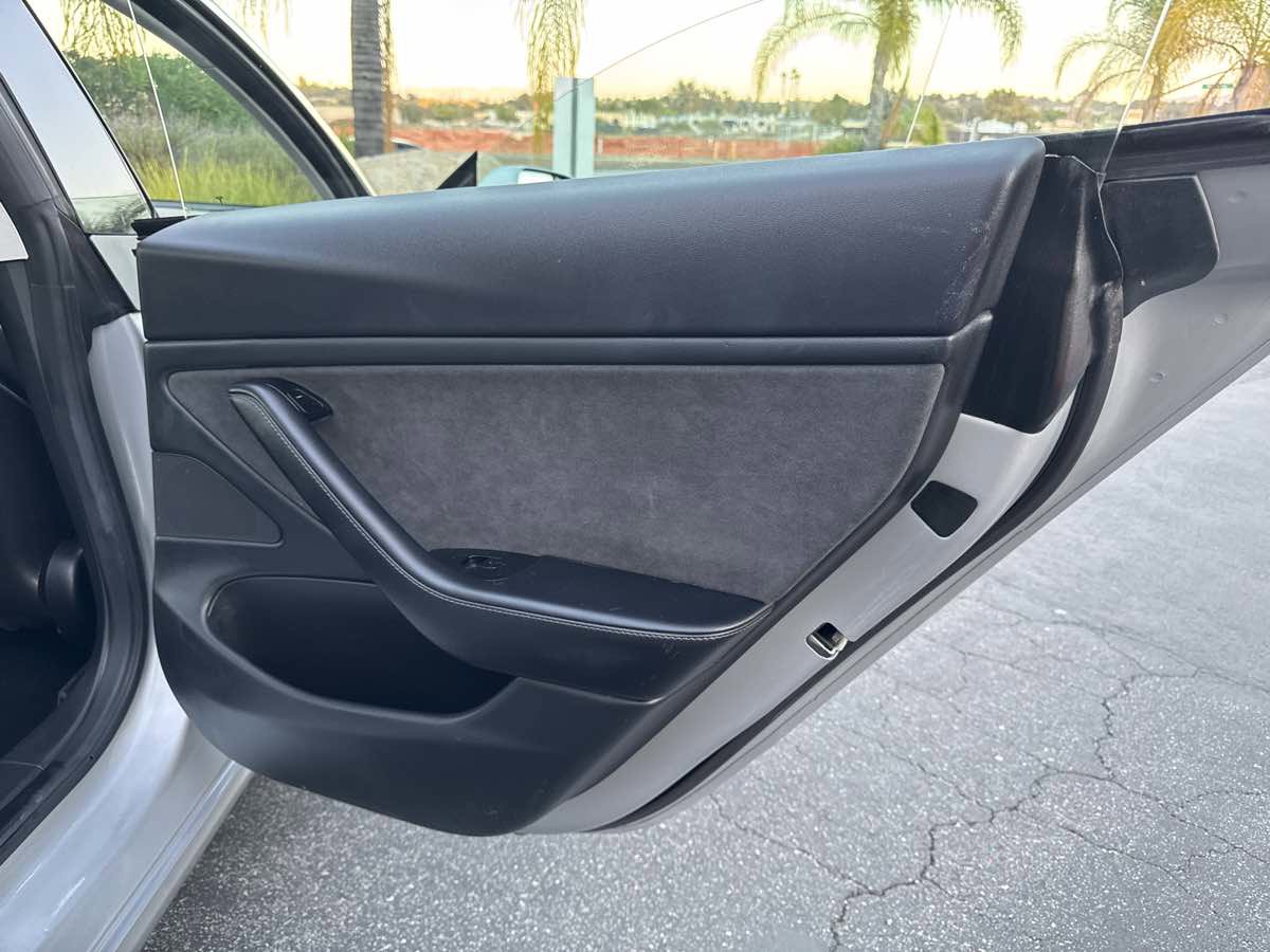 Used 2018 Tesla Model 3 Long Range image 26