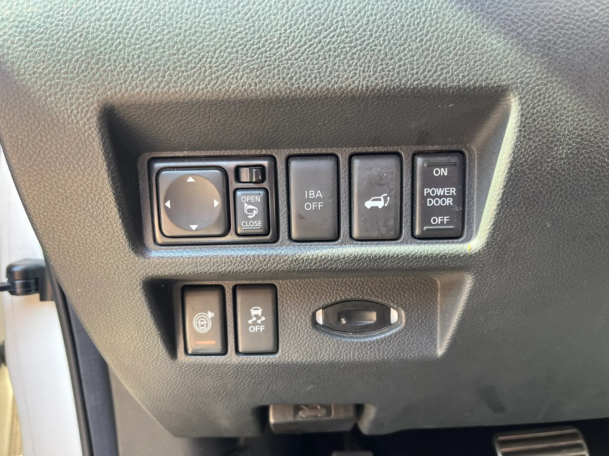 Used 2014 INFINITI QX70 AWD w/ Sport Technology Package image 17