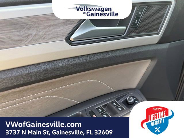 Used 2023 Volkswagen Atlas Cross Sport SE FWD image 17