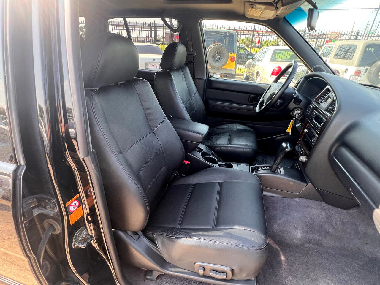 Used 2001 Nissan Pathfinder LE image 50