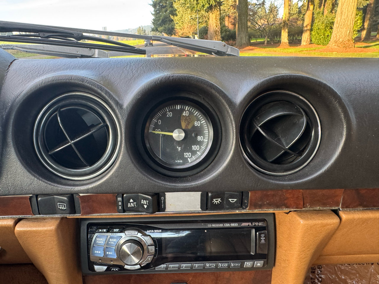 Used 1988 Mercedes-Benz 560 SL image 16