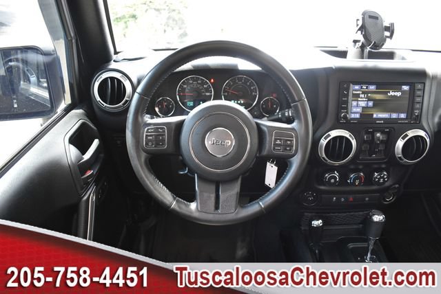 Used 2018 Jeep Wrangler Unlimited Rubicon w/ Connectivity Group AWD/4WD image 25