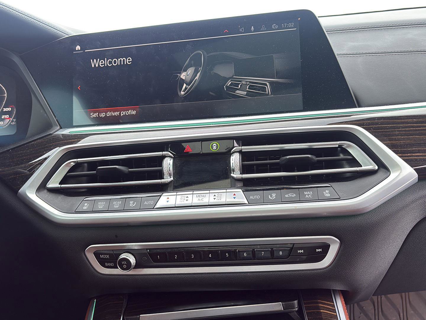 Used 2021 BMW X5 M50i w/ Executive Package image 18