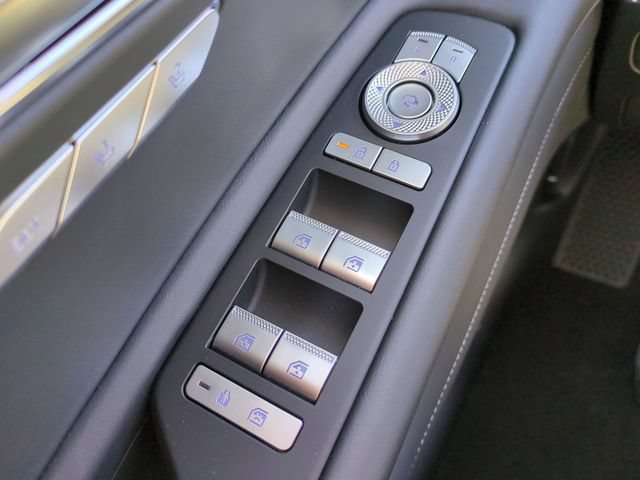 Certified 2025 Genesis GV80 2.5T Standard AWD/4WD image 22