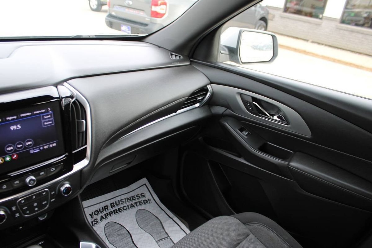 Used 2022 Chevrolet Traverse LT w/ LPO, Floor Liner Package AWD/4WD image 17