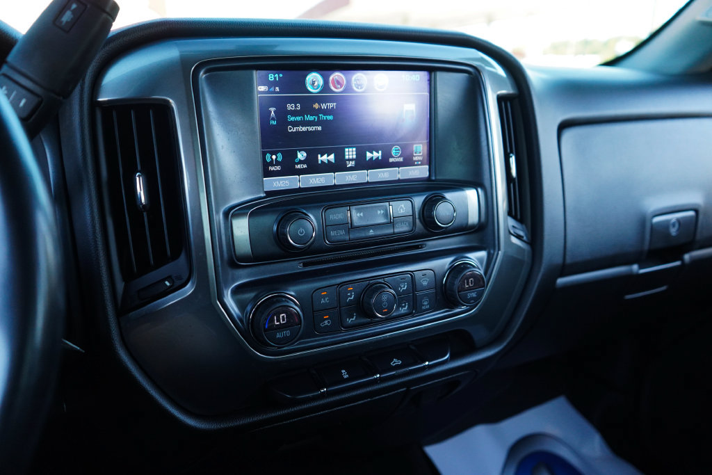 Used 2018 Chevrolet Silverado 1500 LT w/ All Star Edition AWD/4WD image 7