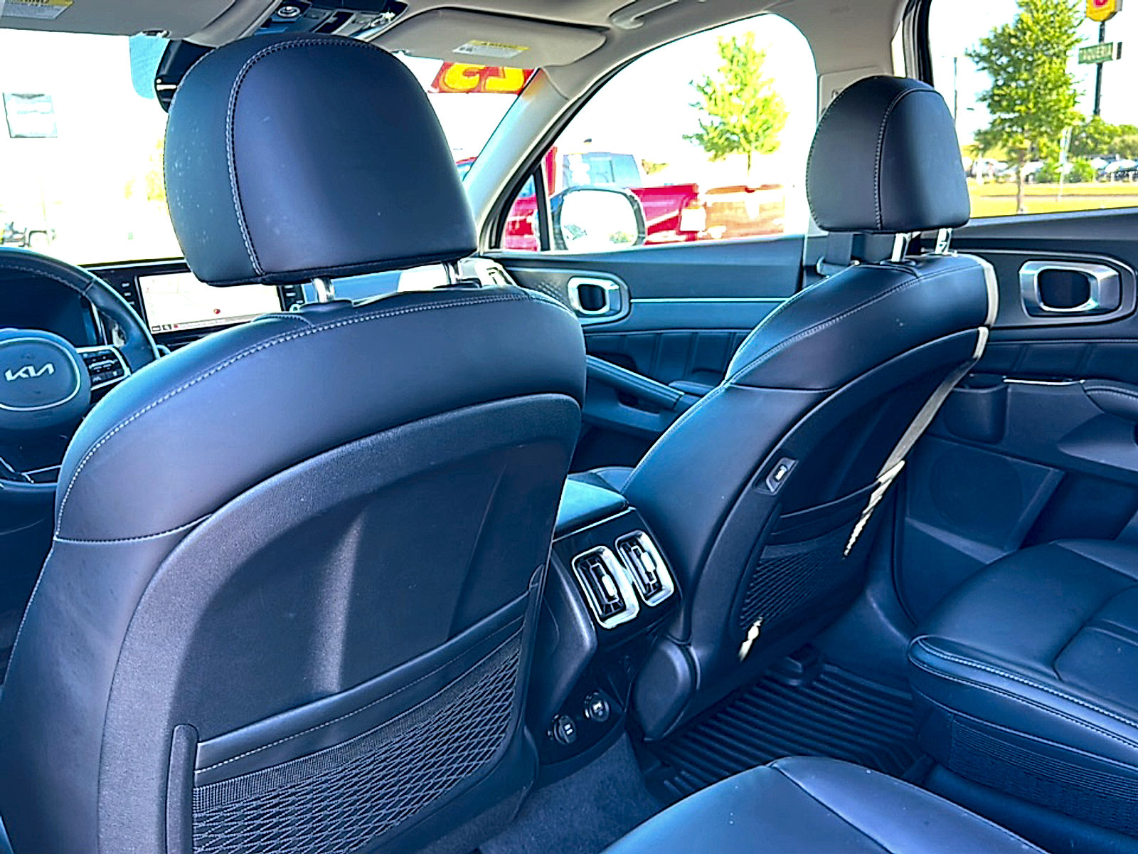 Used 2023 Kia Sorento SX AWD/4WD image 18
