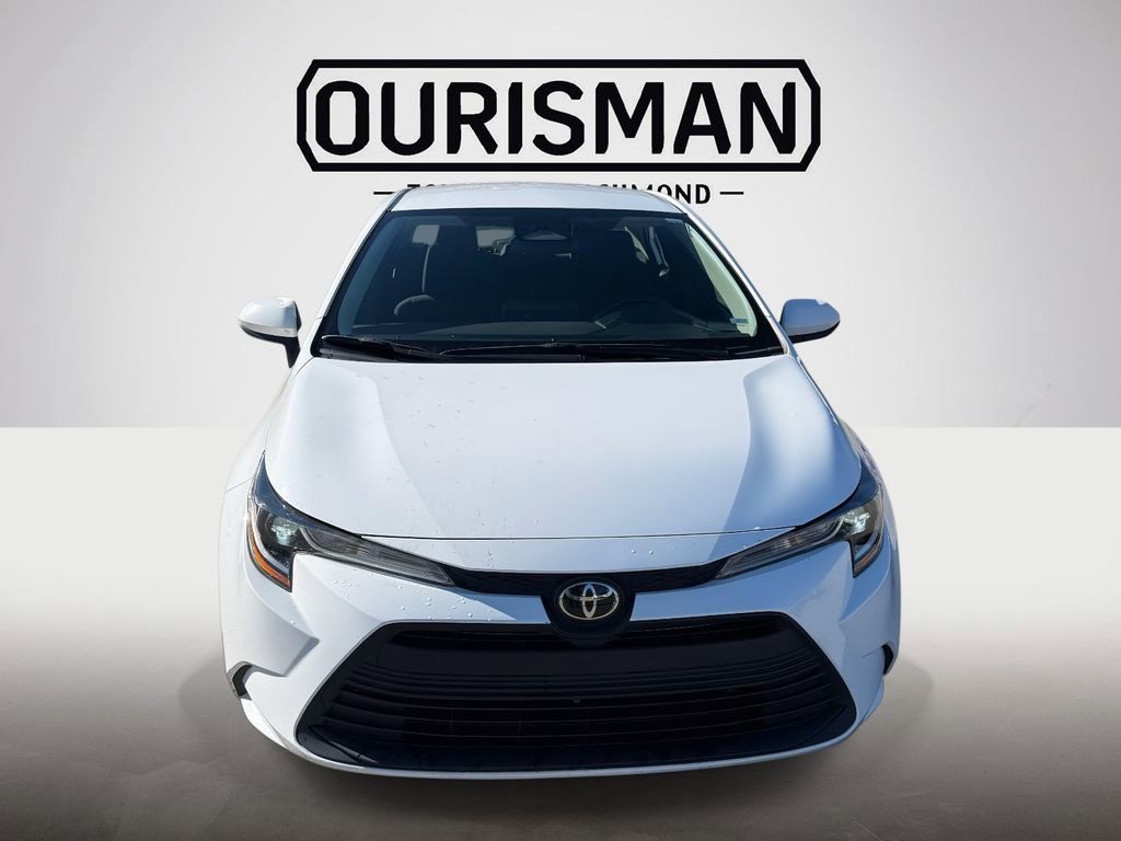 Used 2023 Toyota Corolla LE image 2