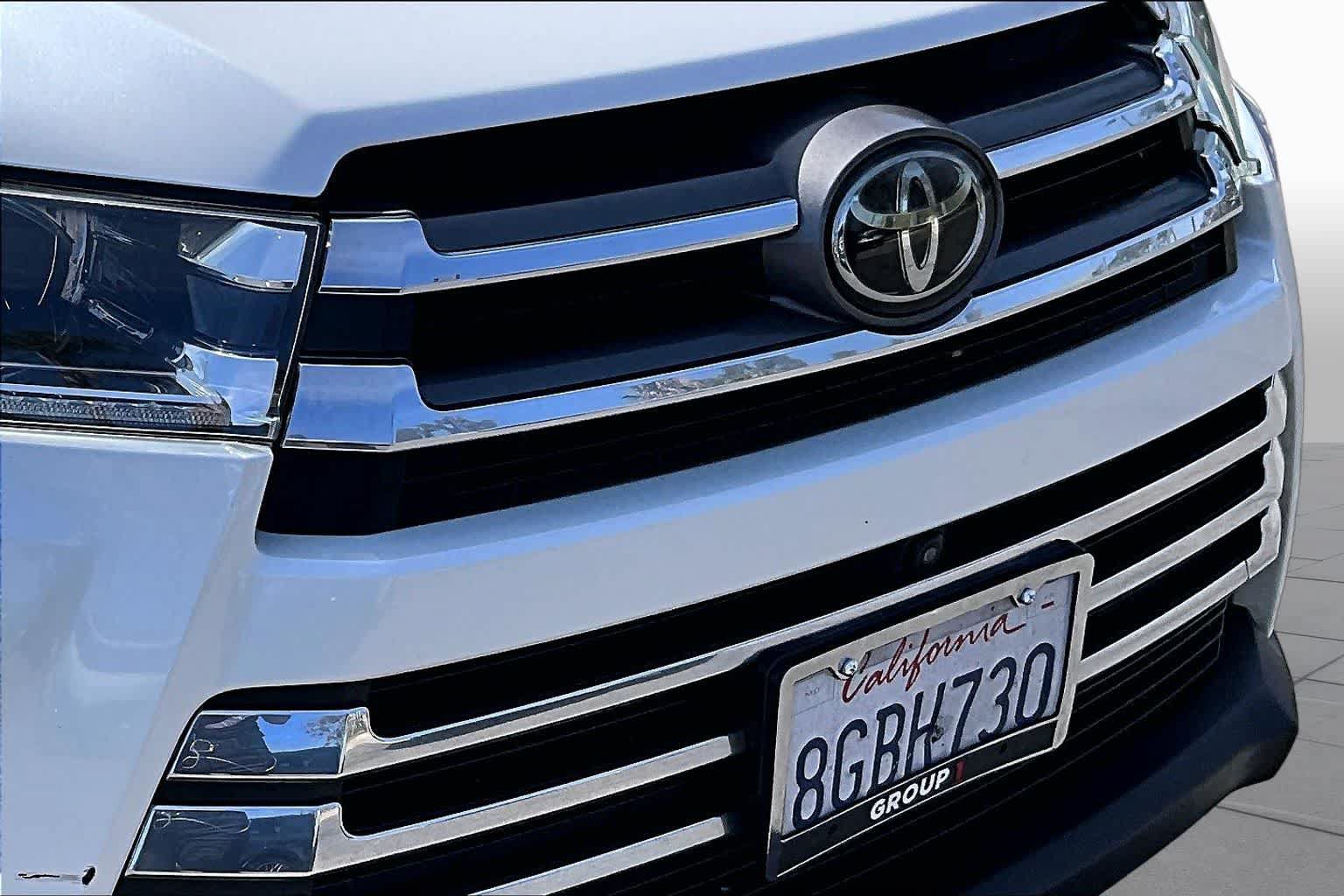 Used 2019 Toyota Highlander Limited Platinum FWD image 28