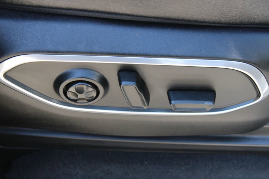 Used 2022 Jeep Wagoneer Series III w/ Flexible Seating Group image 16