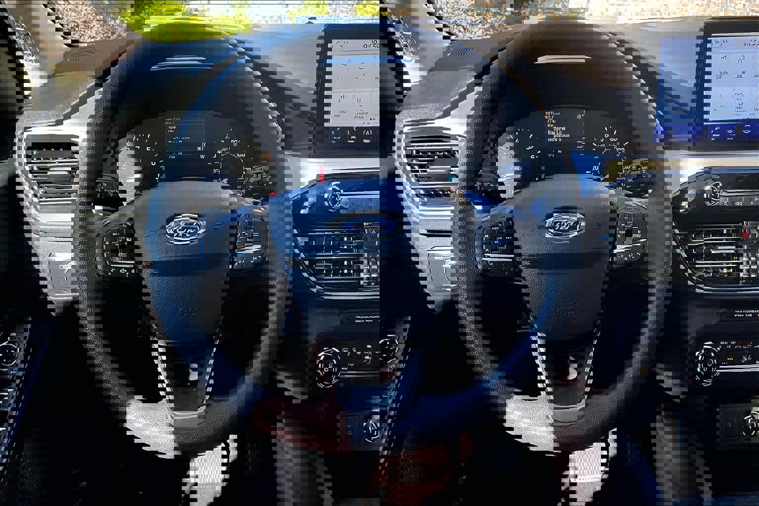 Used 2020 Ford Escape SE image 6