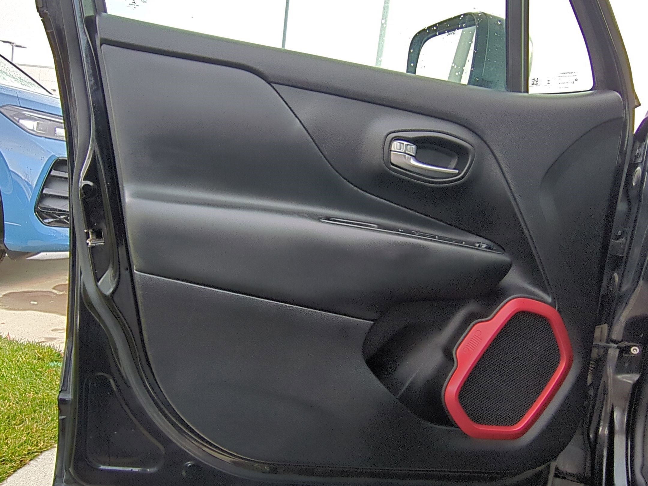 Used 2017 Jeep Renegade Trailhawk image 14