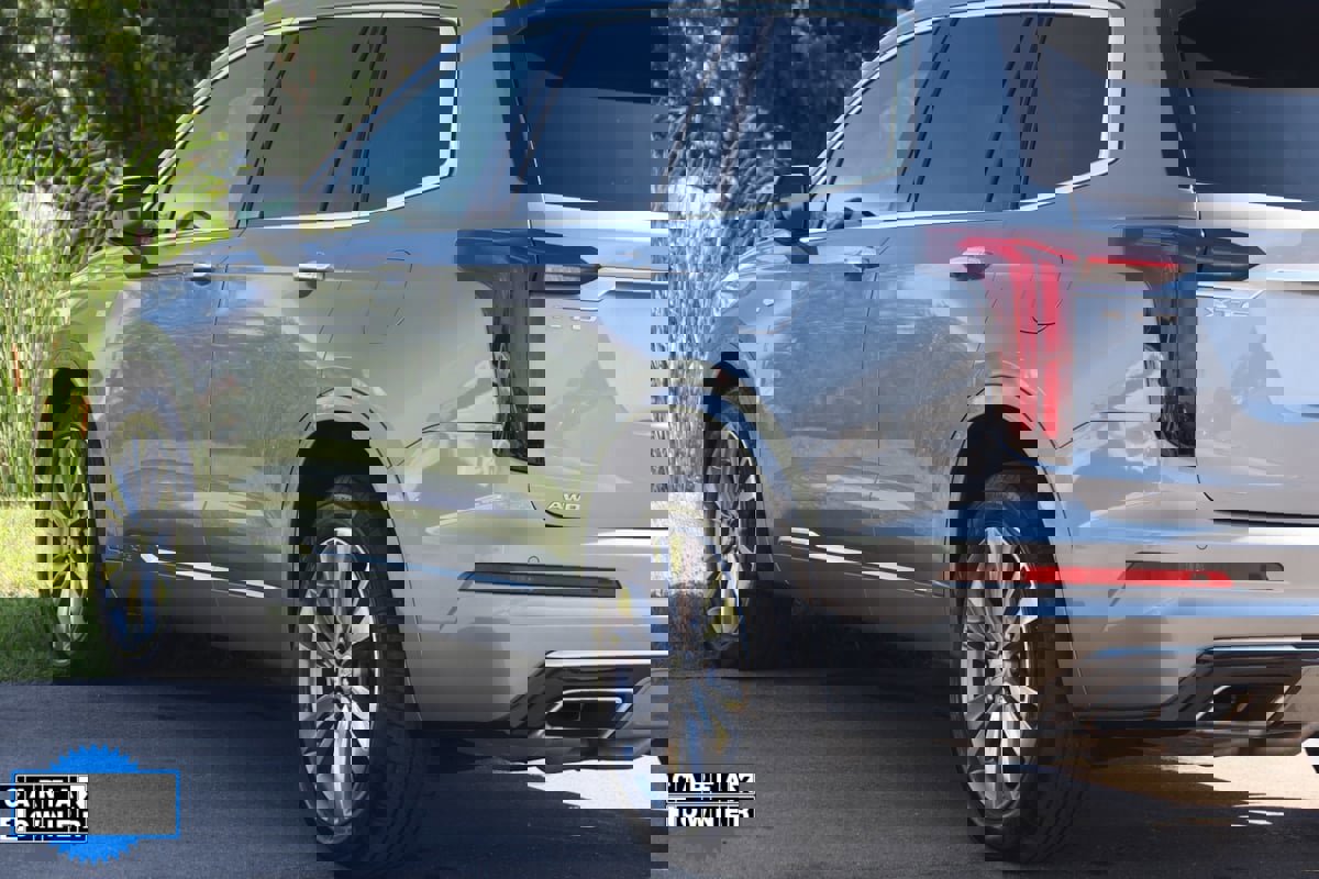 Used 2023 Cadillac XT6 Premium Luxury image 28