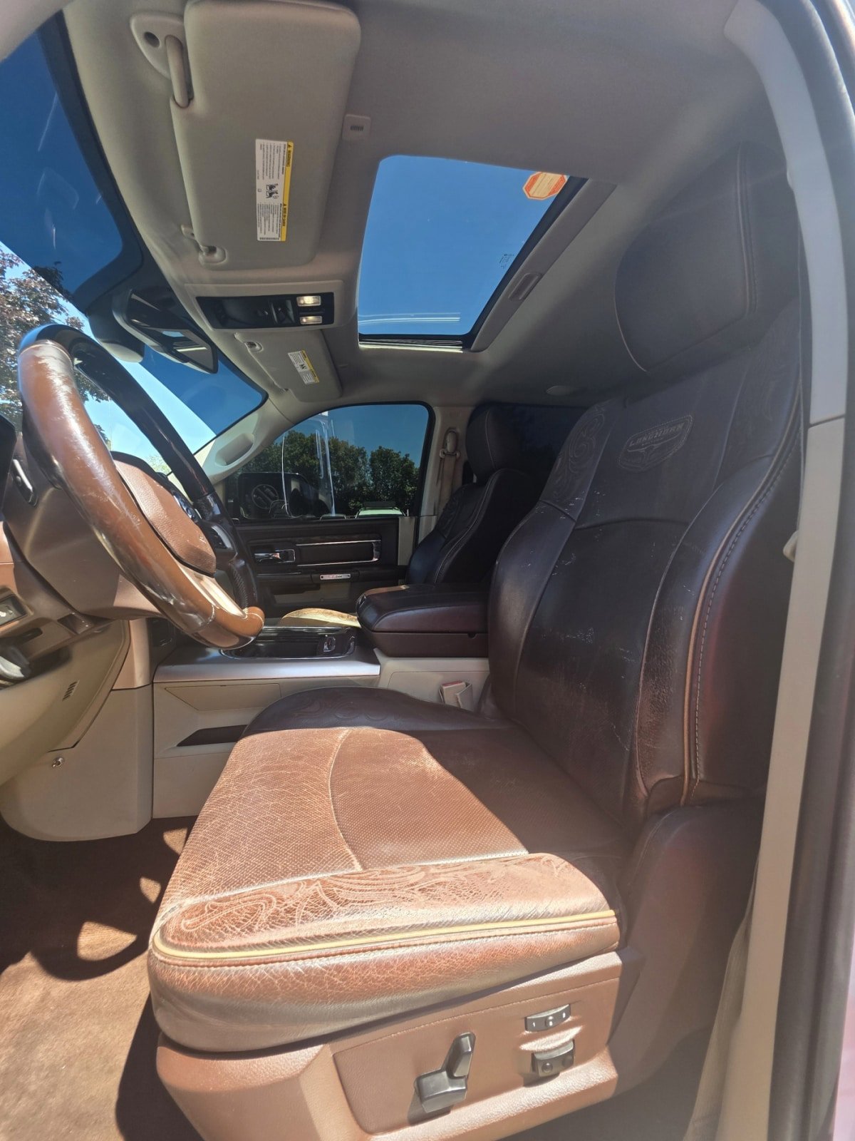 Used 2017 RAM 3500 Laramie Longhorn AWD/4WD image 8