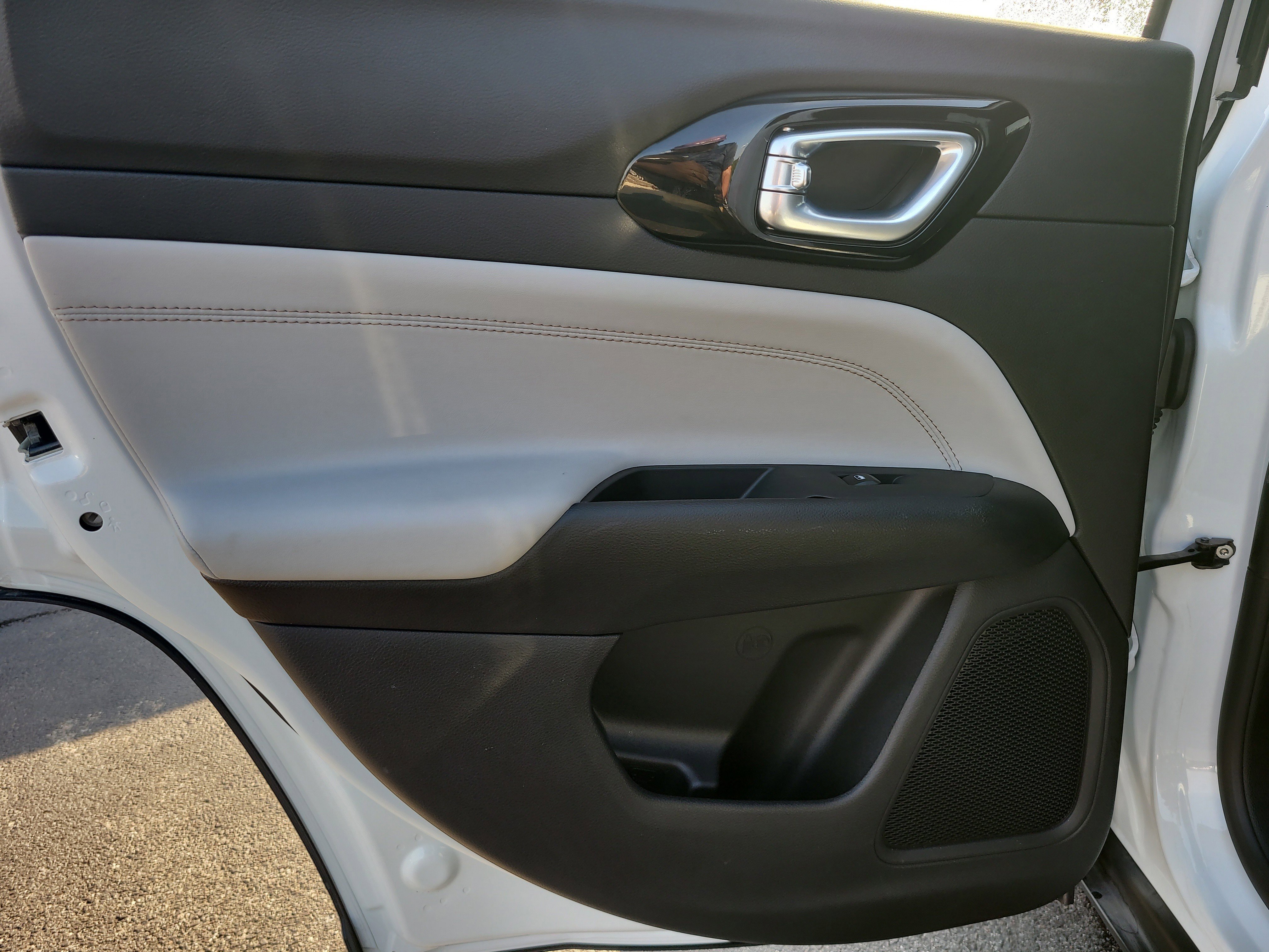 Used 2024 Jeep Compass Limited image 10