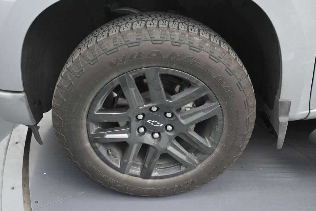 Used 2025 Chevrolet Silverado 1500 RST w/ LPO, Dark Essentials Package AWD/4WD image 9