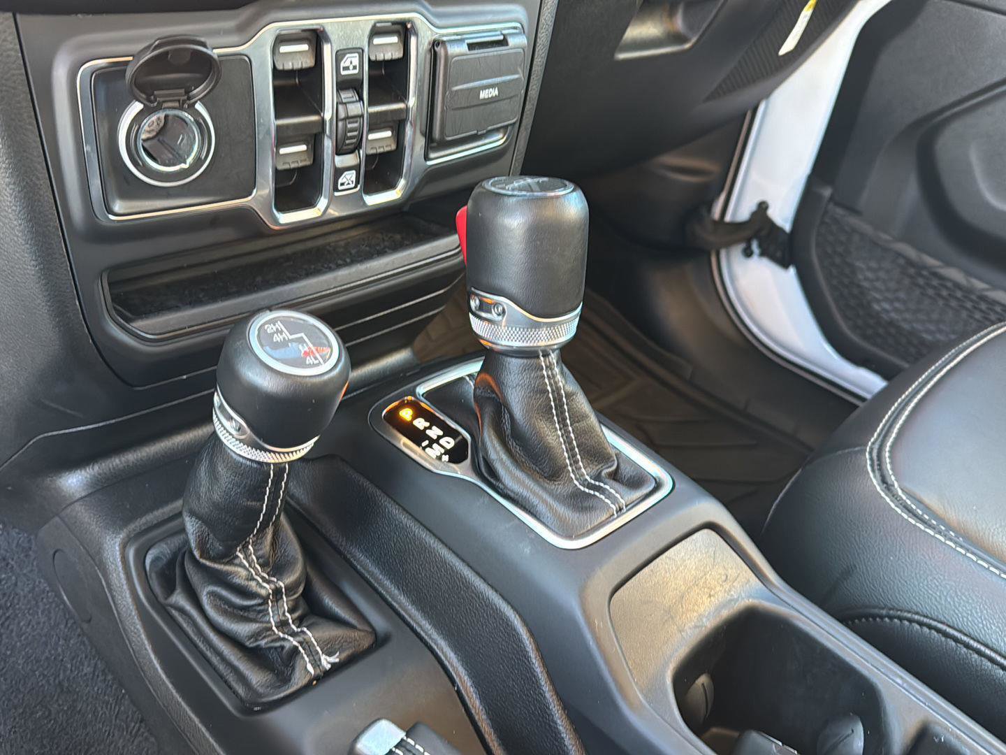 Used 2022 Jeep Gladiator Overland w/ Popular Equipment Package image 24