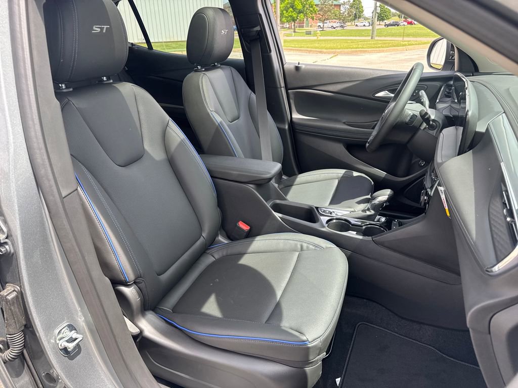 New 2026 Buick Encore GX Sport Touring w/ Advanced Technology Package FWD image 15