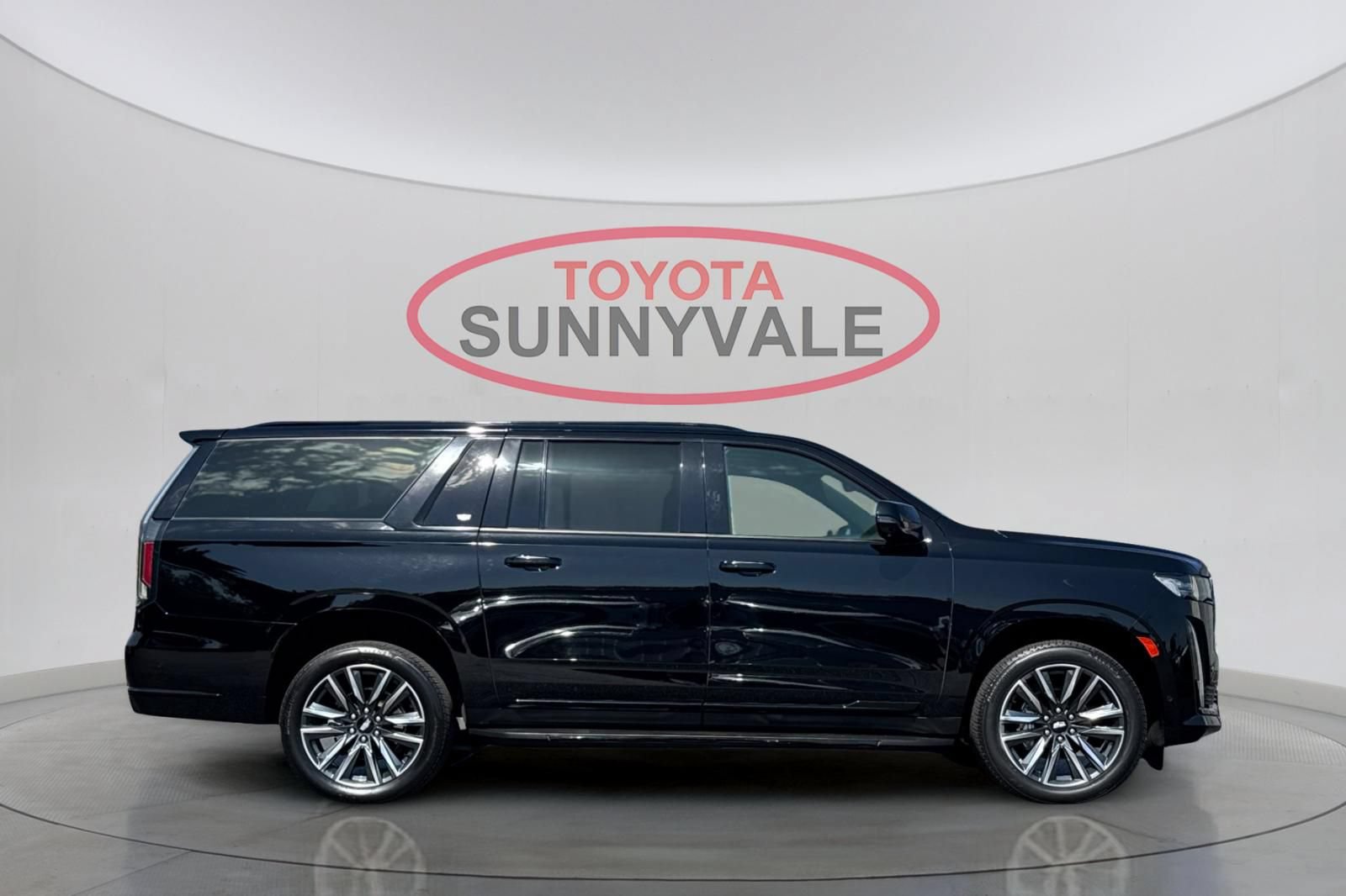 Used 2021 Cadillac Escalade ESV Sport AWD/4WD image 9