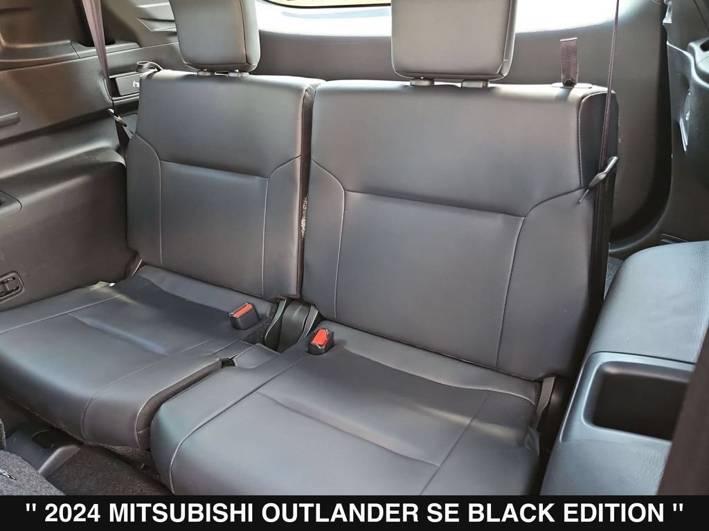 Used 2024 Mitsubishi Outlander SE Black Edition FWD image 18