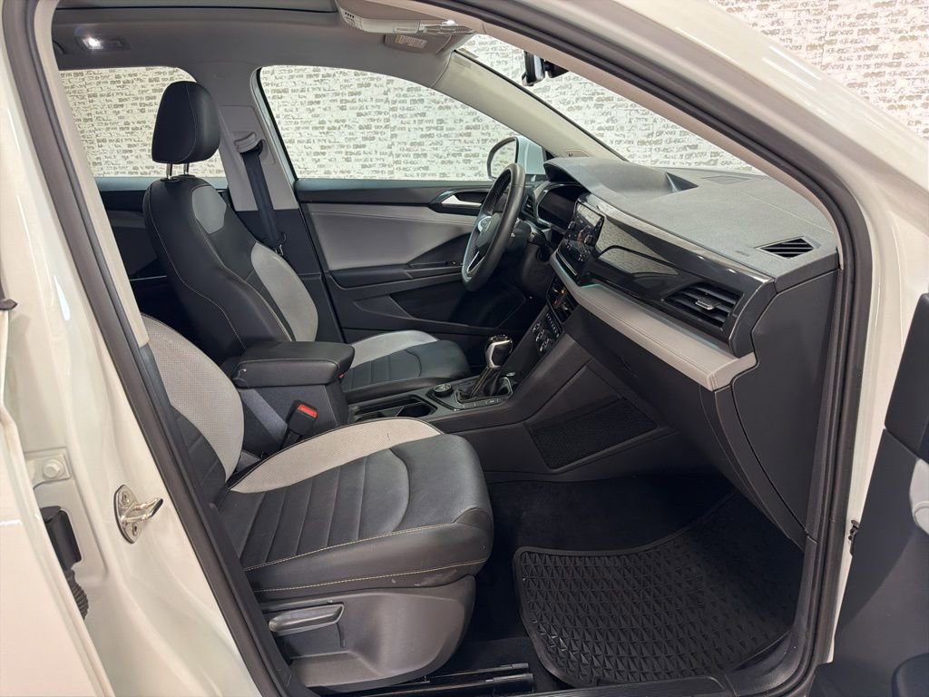 Used 2022 Volkswagen Taos SEL image 11