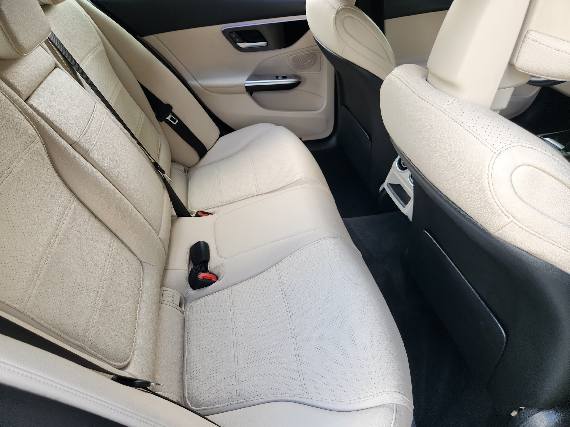 Used 2023 Mercedes-Benz C 300 Sedan image 31