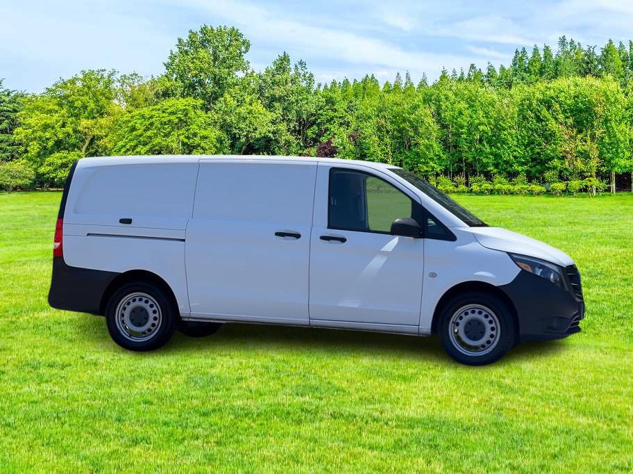 Used 2017 Mercedes-Benz Metris image 1