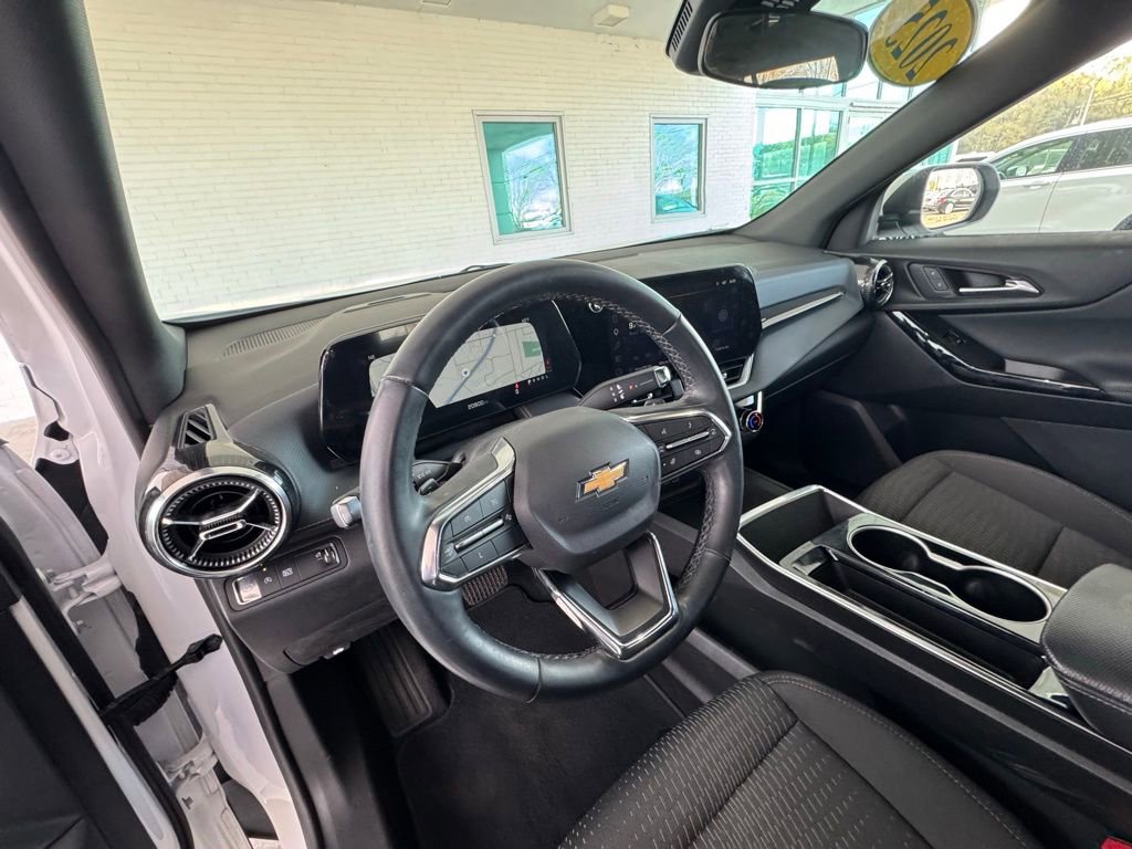 Used 2025 Chevrolet Equinox LT image 13