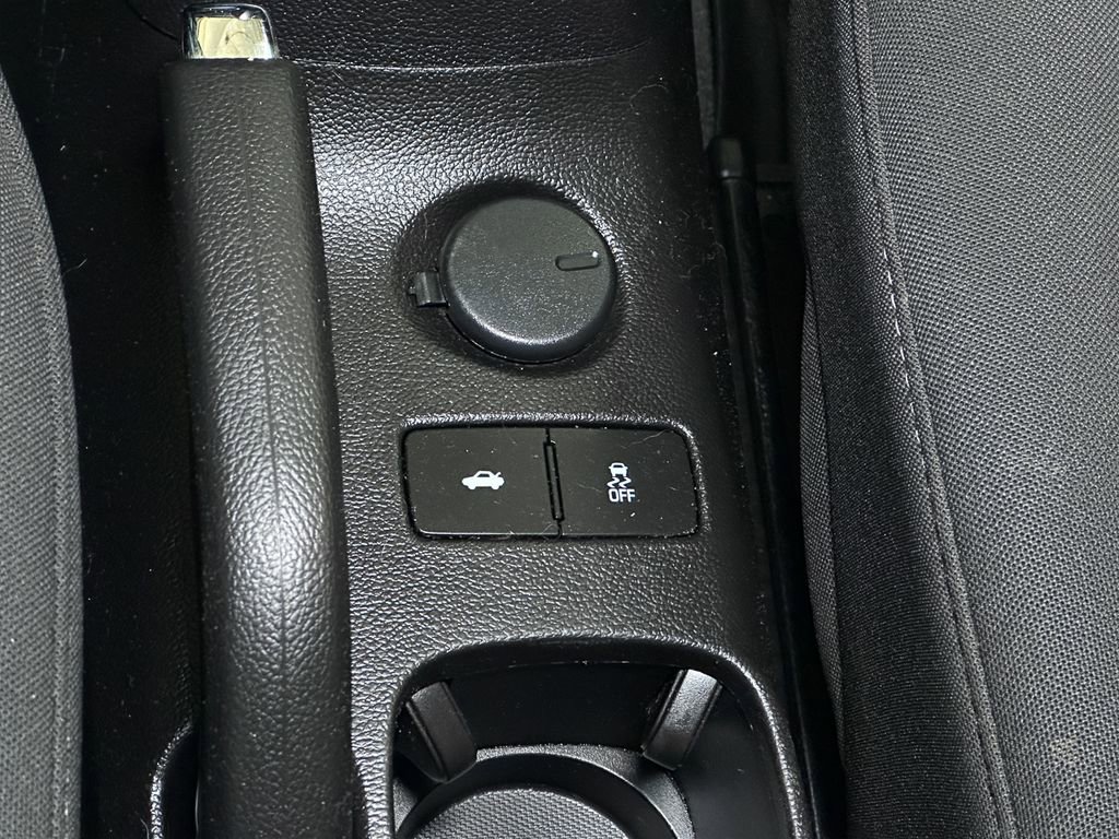 Used 2015 Chevrolet Sonic LT image 38