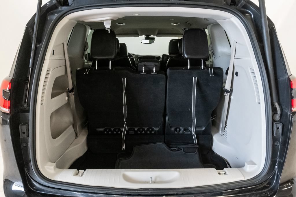 Used 2023 Chrysler Pacifica Touring-L FWD image 29