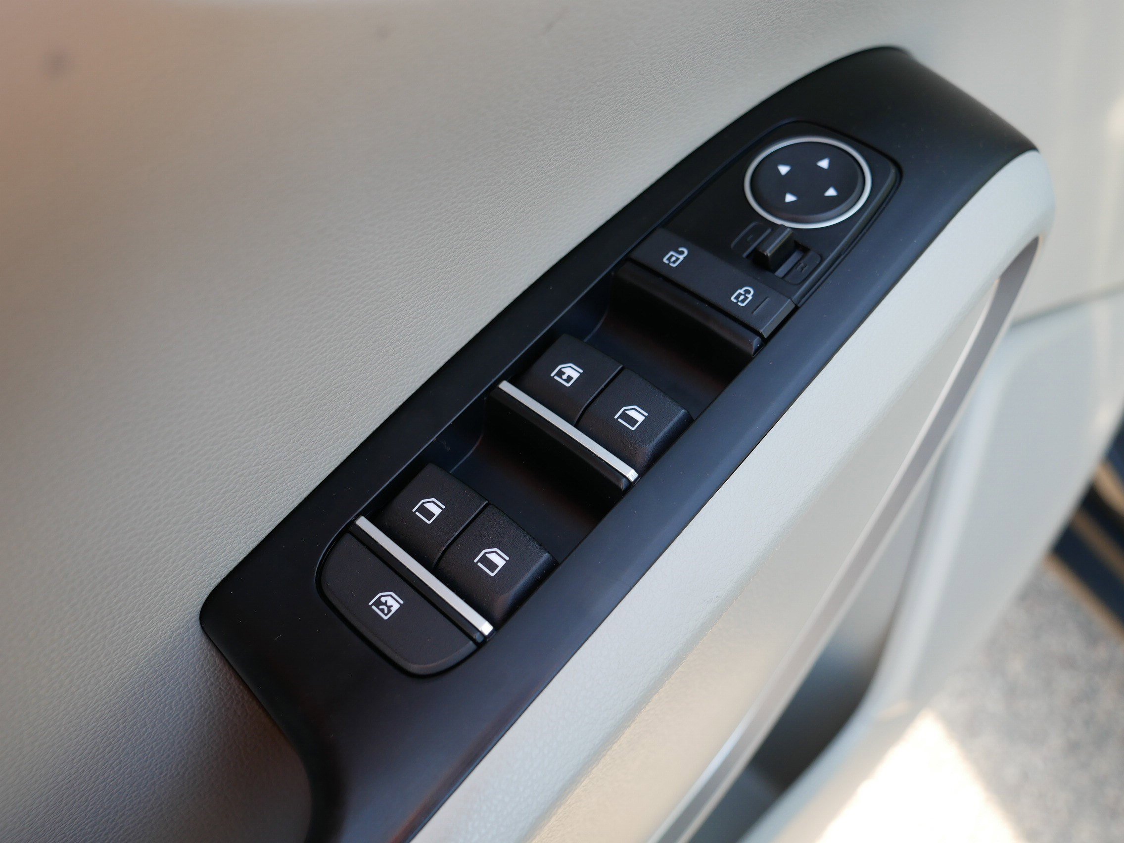 Certified 2025 Kia Soul LX FWD image 19