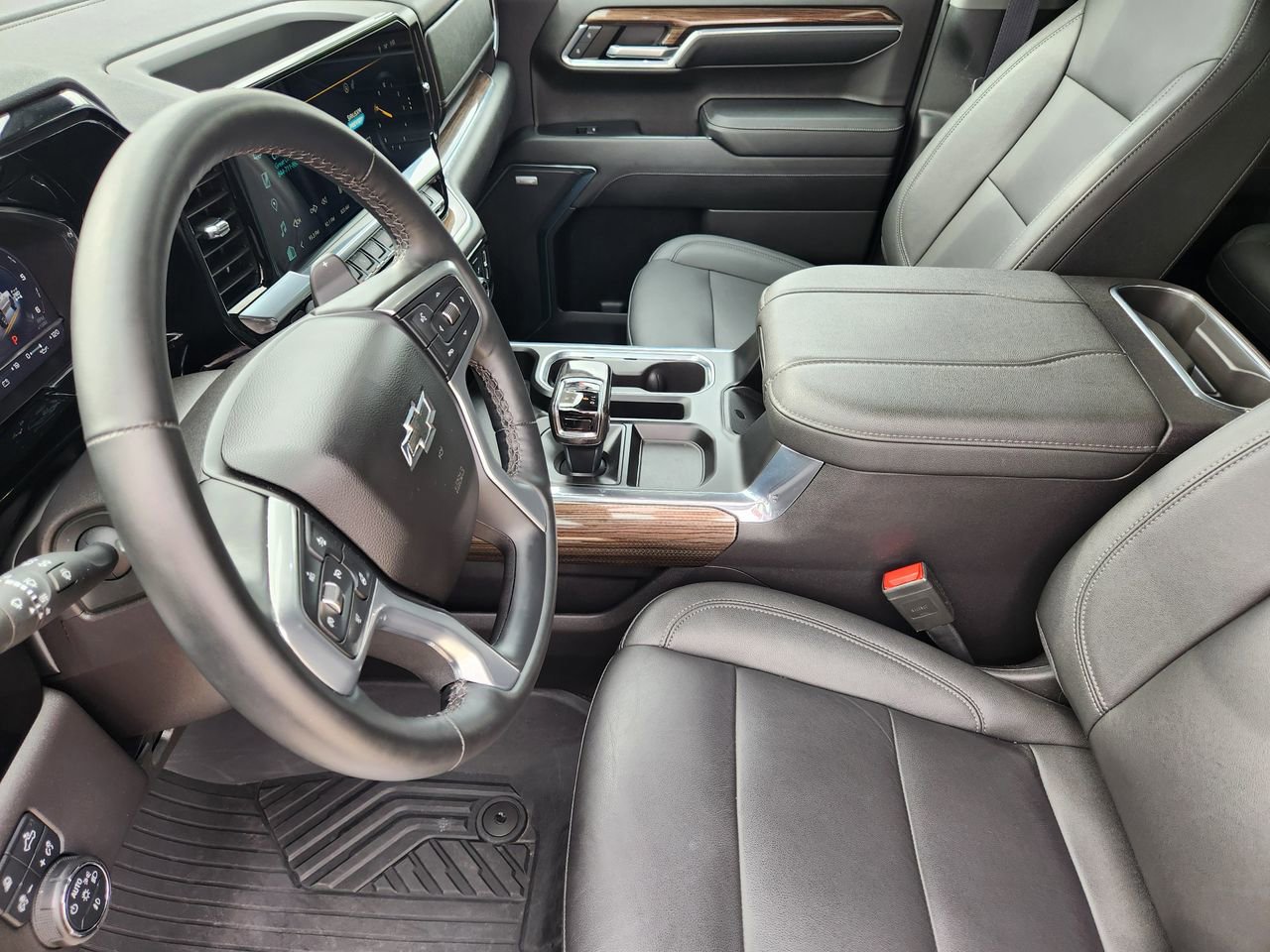 Used 2024 Chevrolet Silverado 1500 LT Trail Boss w/ Convenience Package II AWD/4WD image 12