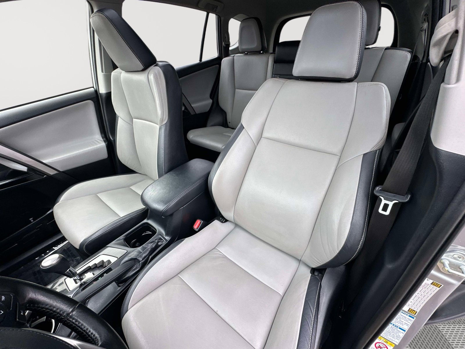 Used 2017 Toyota RAV4 Limited w/ Advanced Technology Package image 23