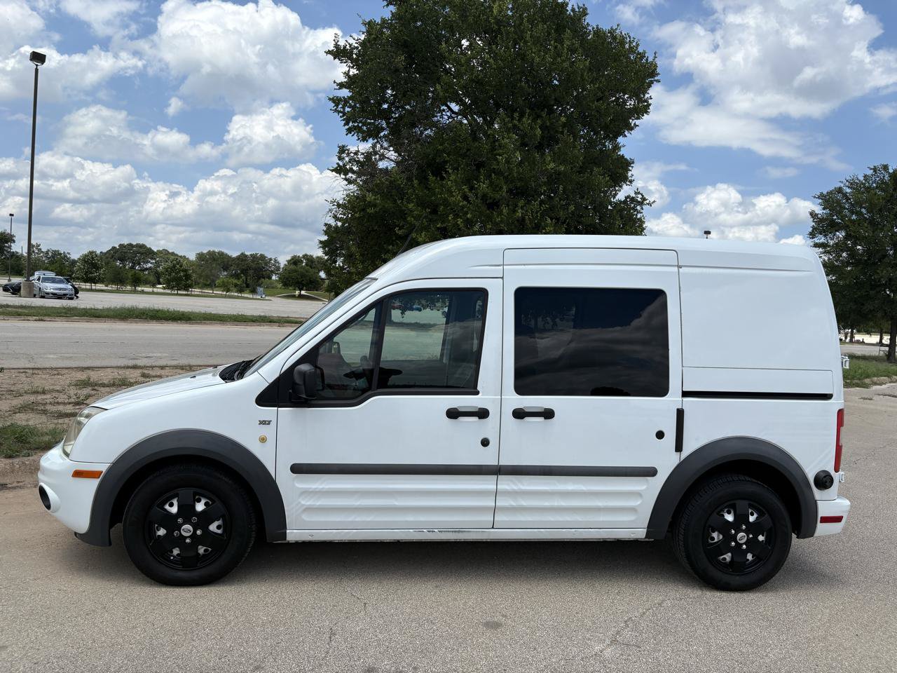 Used 2010 Ford Transit Connect XLT FWD image 4