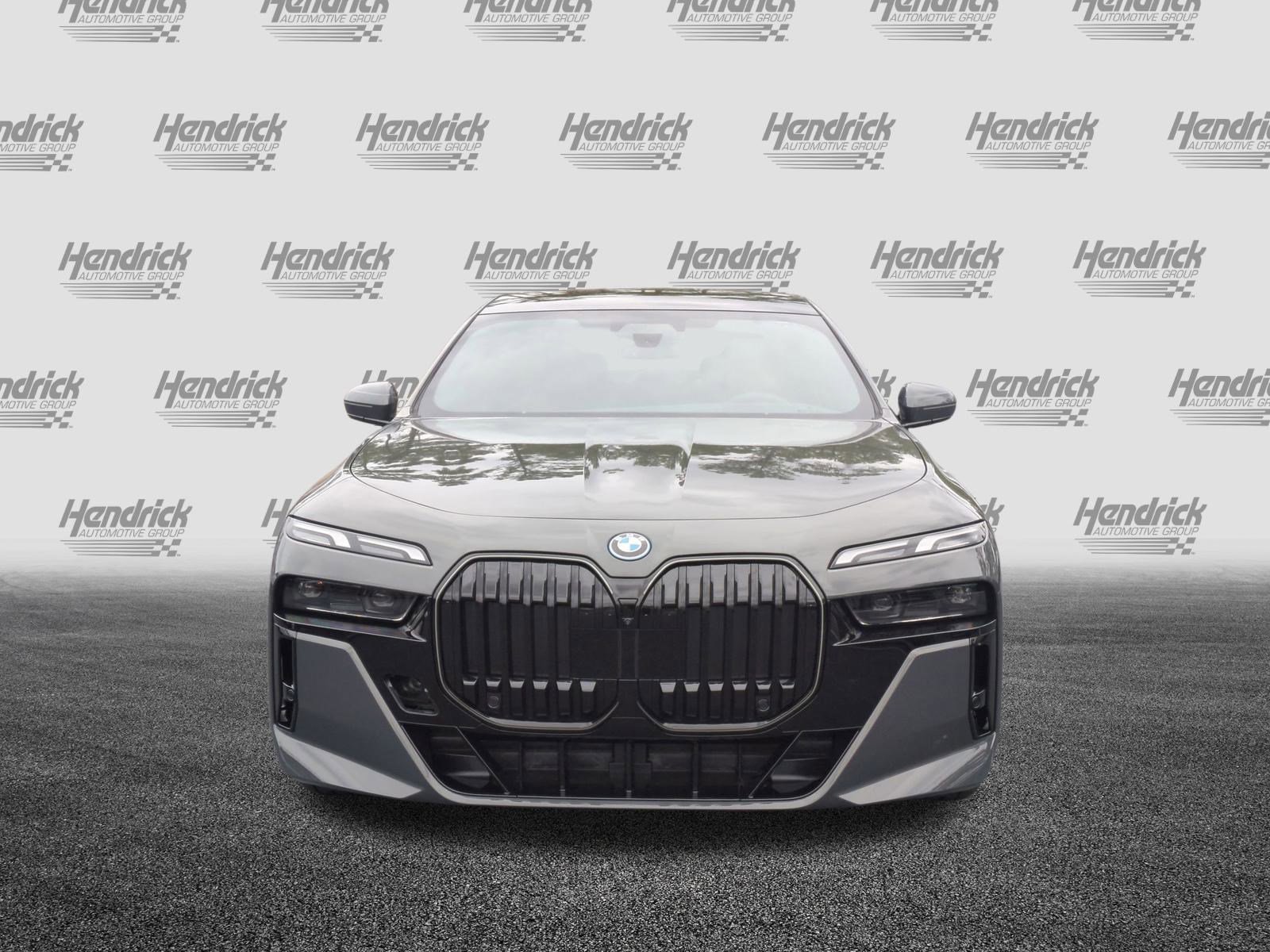 New 2026 BMW i7 eDrive50 w/ M Sport Package image 3
