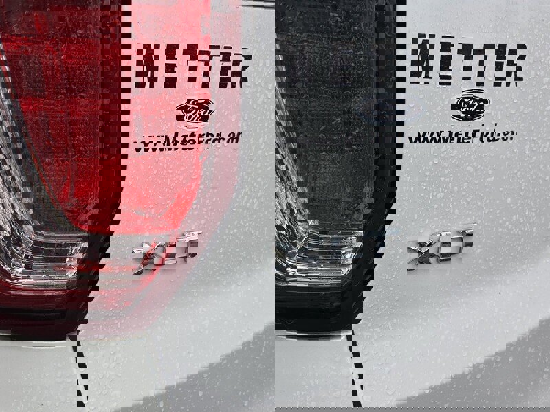 Used 2018 Ford Explorer XLT image 10