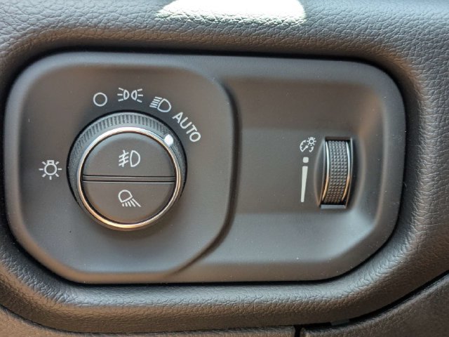 New 2026 RAM 3500 Big Horn AWD/4WD image 25
