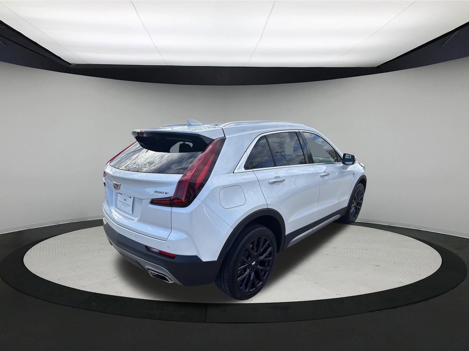 Used 2023 Cadillac XT4 Premium Luxury w/ Driver Assist Package image 7