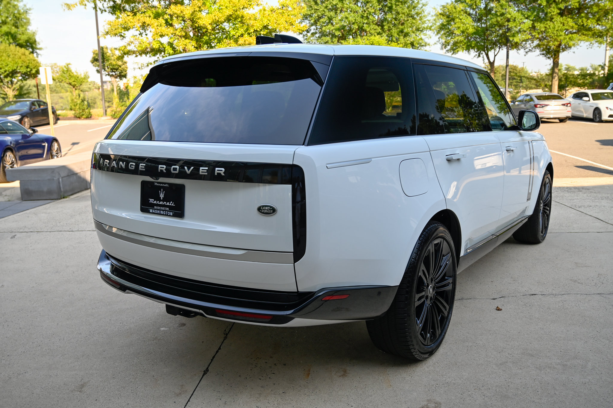 Used 2023 Land Rover Range Rover Long Wheelbase Autobiography AWD/4WD image 5