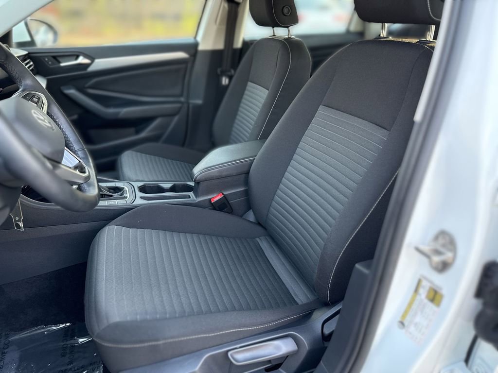 Used 2025 Volkswagen Jetta S image 13