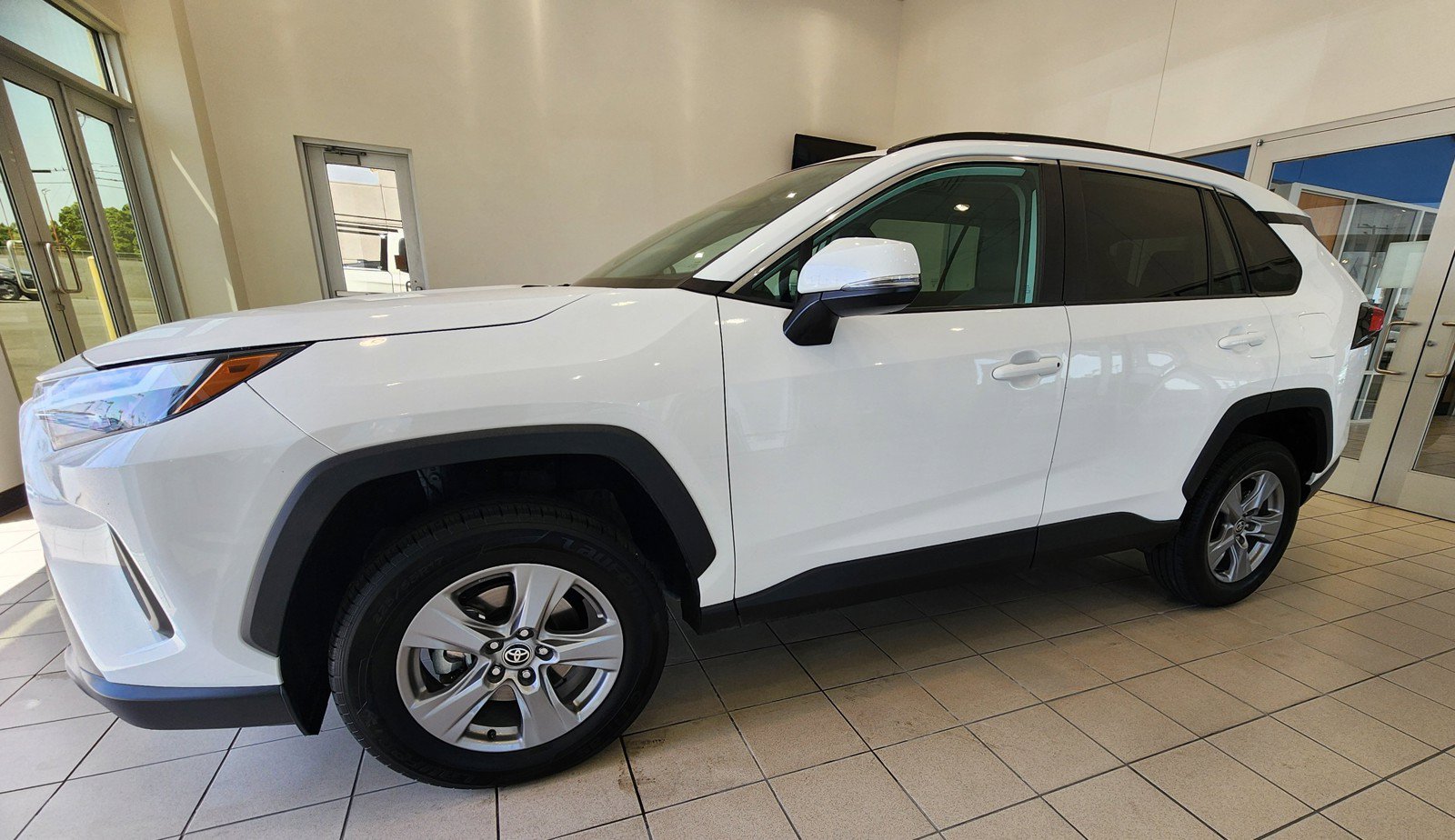 Used 2024 Toyota RAV4 XLE FWD image 10
