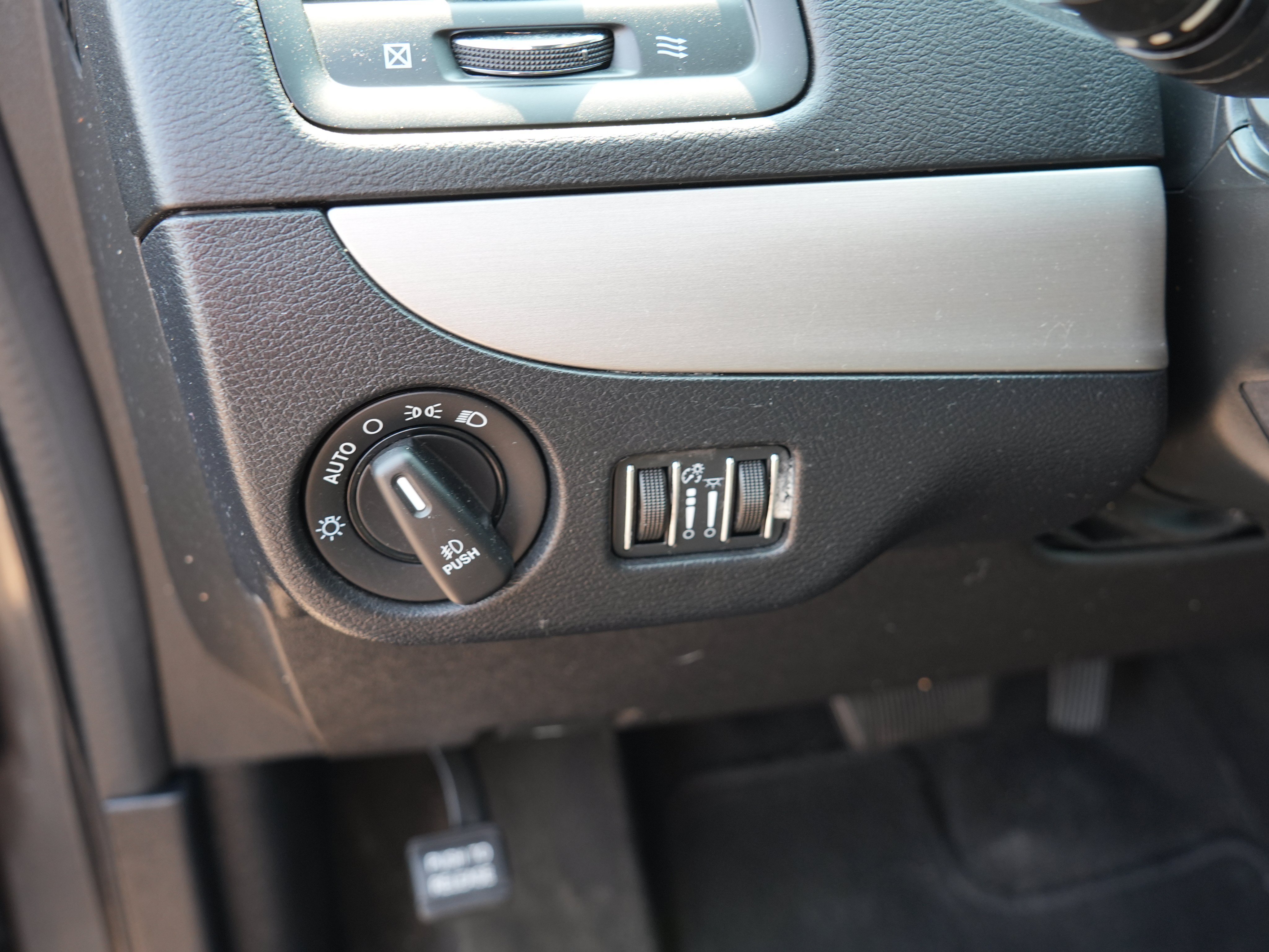 Used 2016 Dodge Grand Caravan R/T FWD image 16