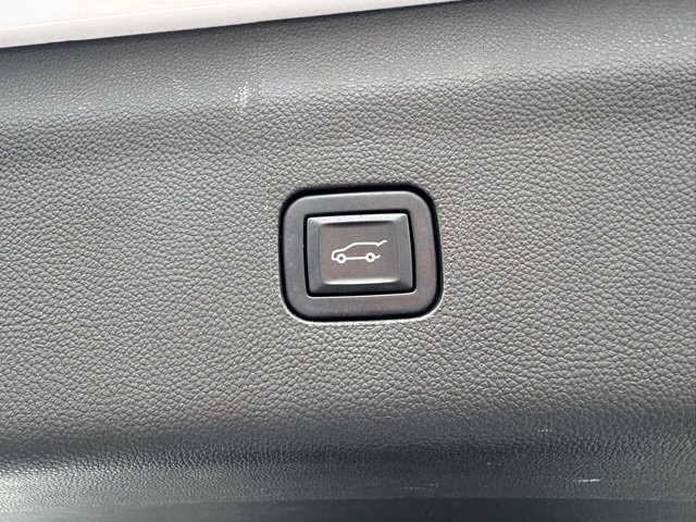 Used 2022 Buick Enclave Avenir w/ Avenir Technology Package image 28