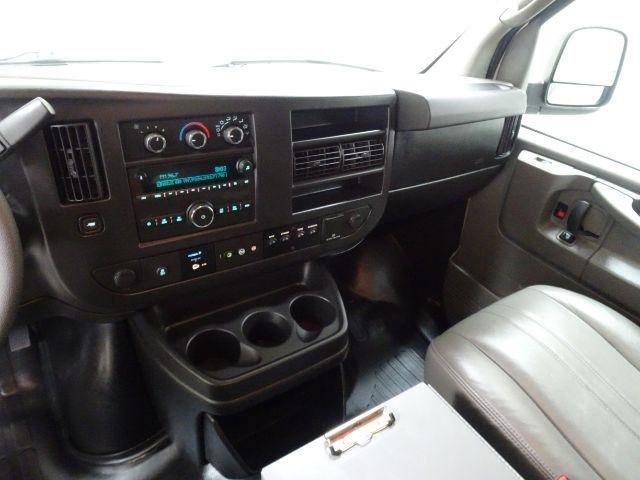 Used 2015 Chevrolet Express 2500 RWD image 34
