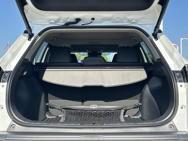 Certified 2026 Toyota Corolla Cross XLE w/ Convenience Package FWD image 32