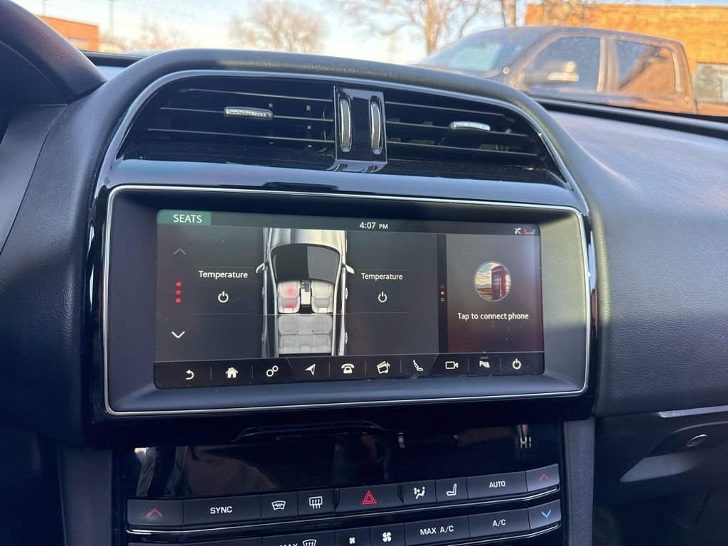 Used 2020 Jaguar F-PACE Premium image 13