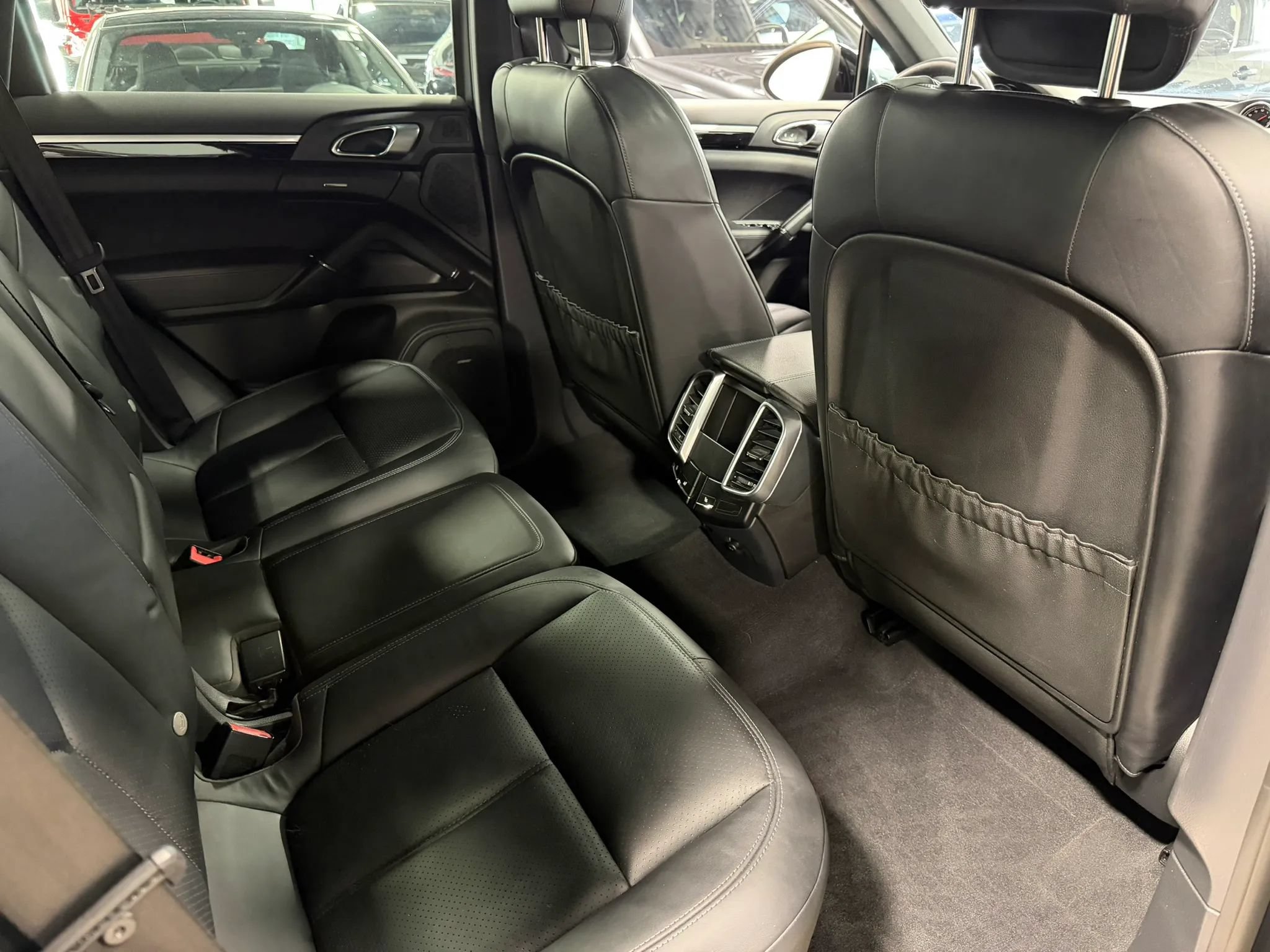 Used 2014 Porsche Cayenne Diesel Platinum Edition AWD/4WD image 29