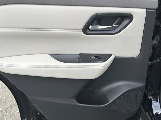 Certified 2023 Nissan Rogue SL FWD image 13