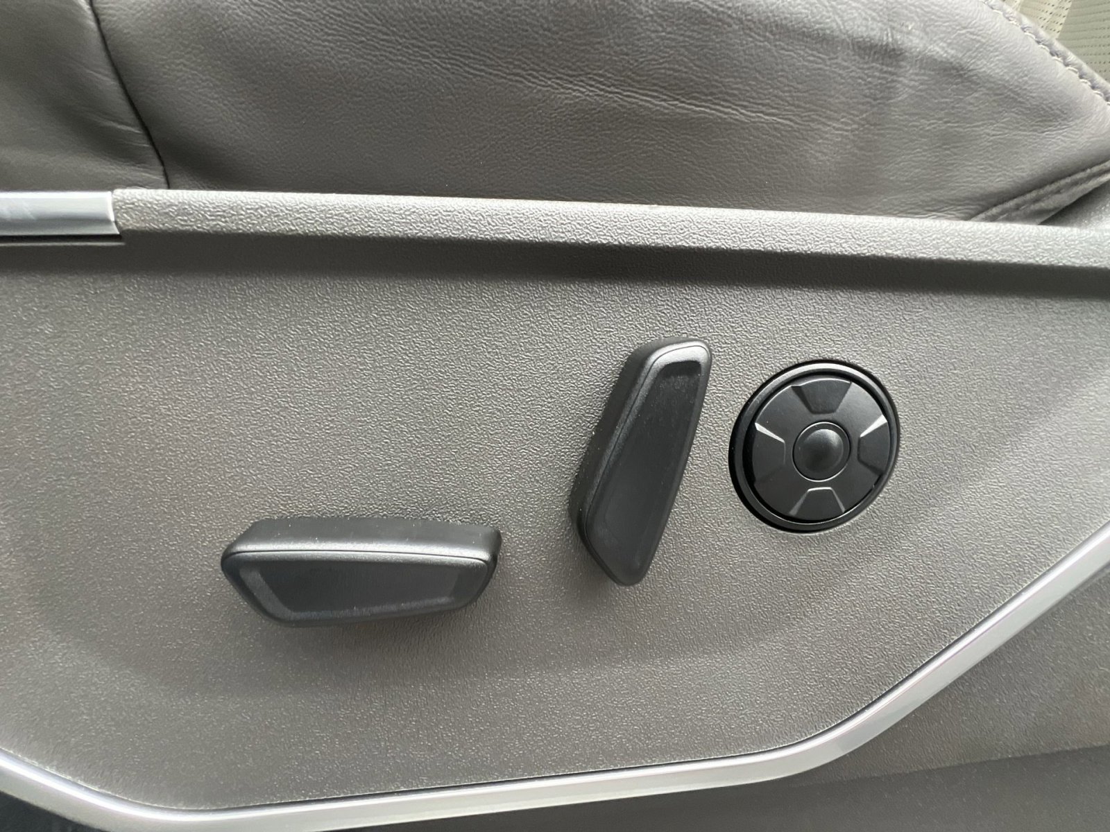 Certified 2026 Ford F450 Platinum w/ Platinum Plus Package image 14